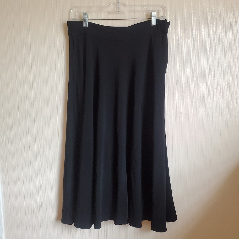 Sutton Studio | Black Midi Skirt